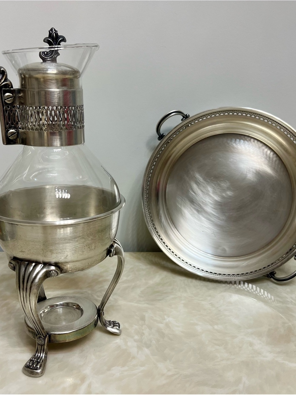 Gorgeous Vintage Silver Plate Carafe & Stand set (Corning & F B Rogers) - Picture 15 of 15
